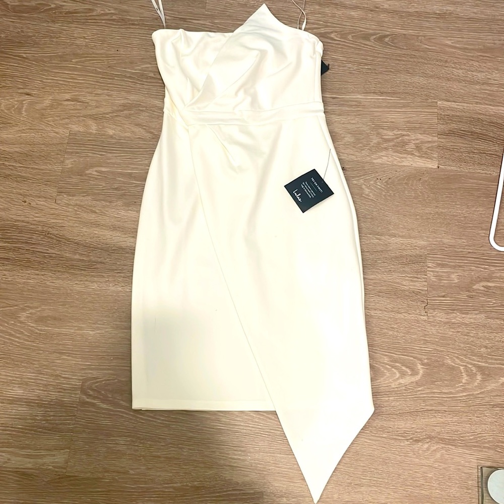 NWT 🎉 White/ivory Lulus dress
